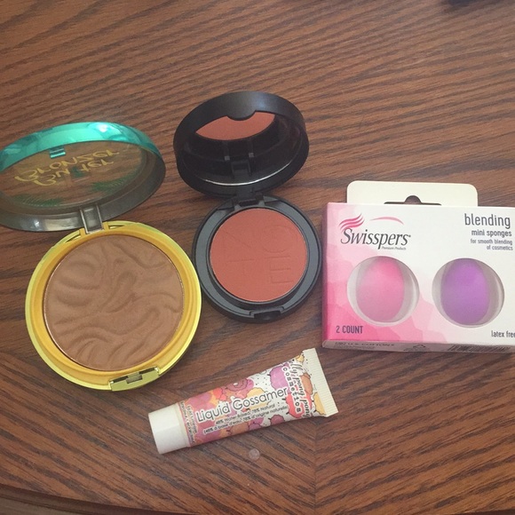 Makeup Bundle - Picture 4 of 8